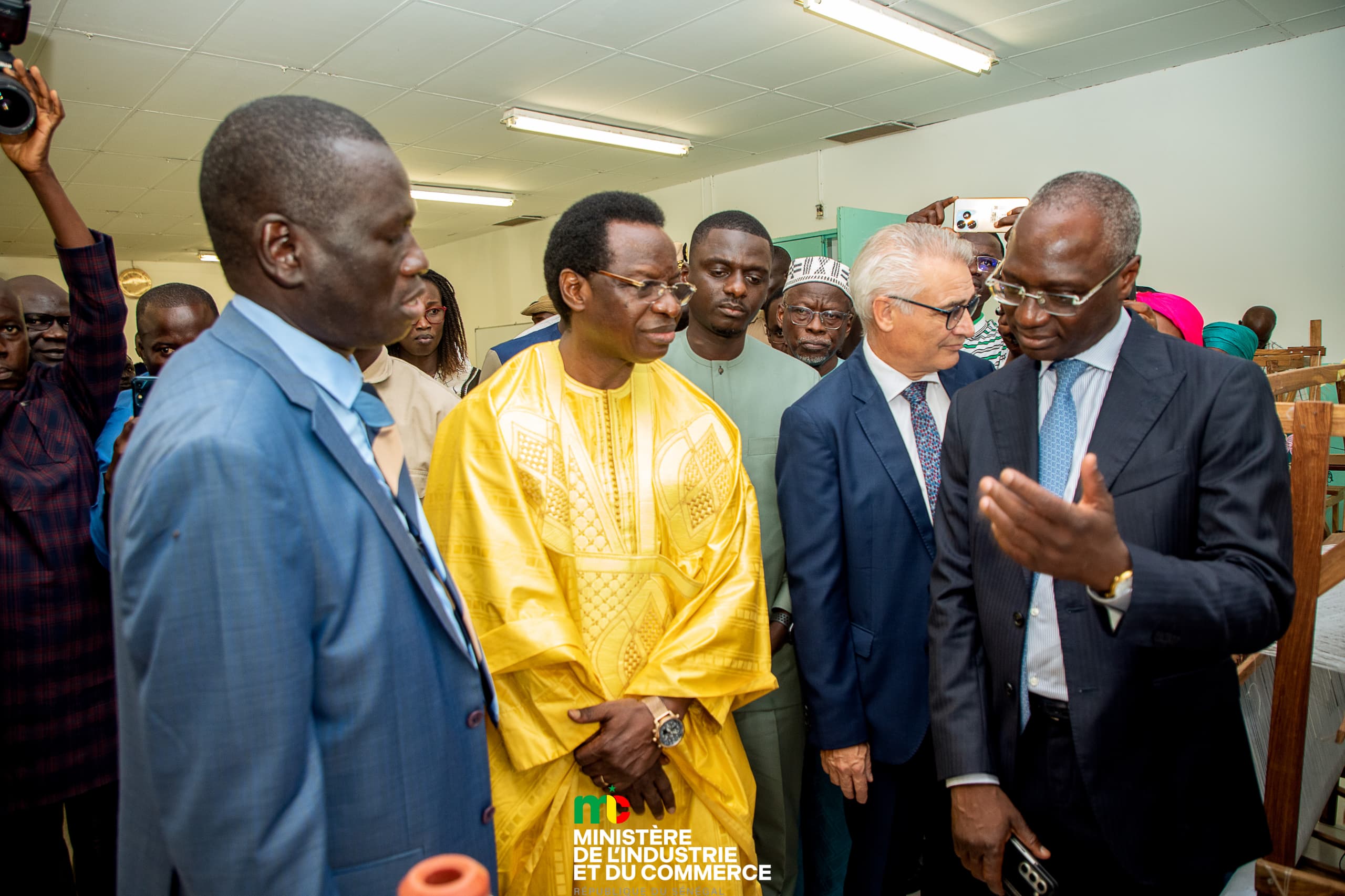 USINE DOMITEXKA :Serigne Mboup et le Directeur général très optimistes avec plus 2000 emplois générés par l’Industrie.